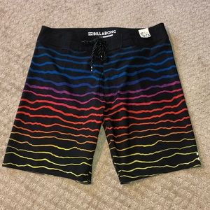 NEW Billabong Airlite Sundays Stretch Boardshorts Black Multi size 30
